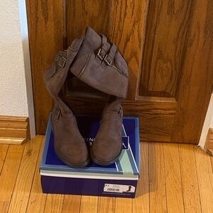 White Mountain Brown Boots